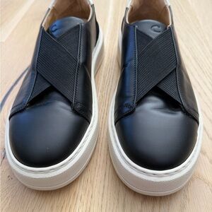 La CANADIENNE Black Leather Slip-On Sneakers with White Platform Sole